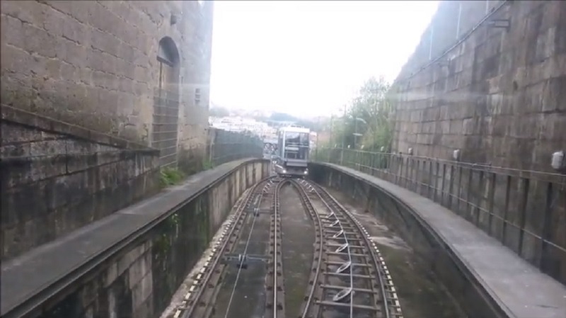 Cab Passing Spot (Porto Funicular)