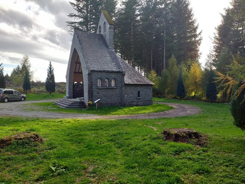 La Chapelle de Pennacorn (Viewed from the Side)