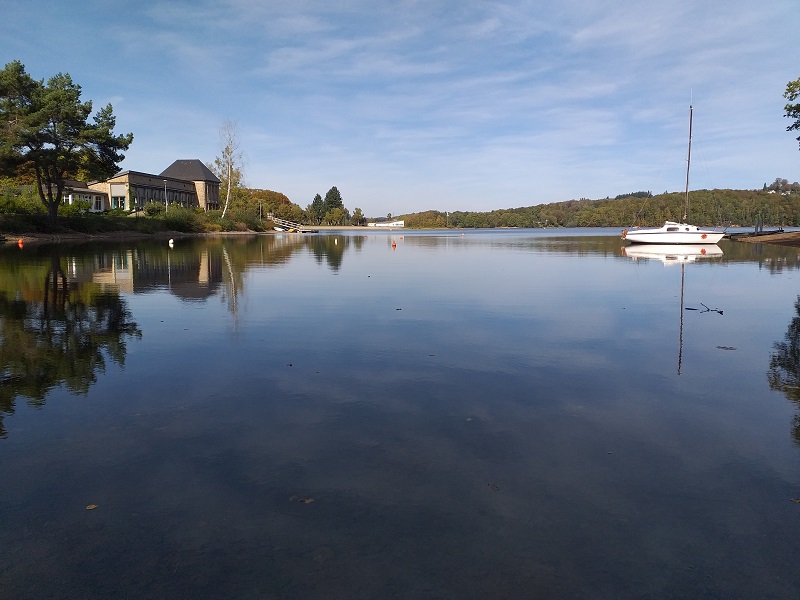 Lake Triouzoune (Neuvic, France)