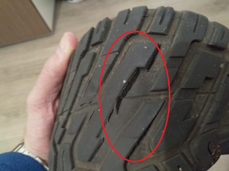 Quechua NH100 Hiking Boots with Split Sole