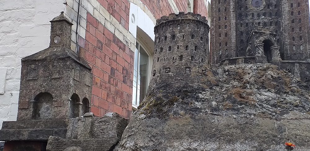 Model of Yarm Town Hall (left) and Yarm Castle (right)